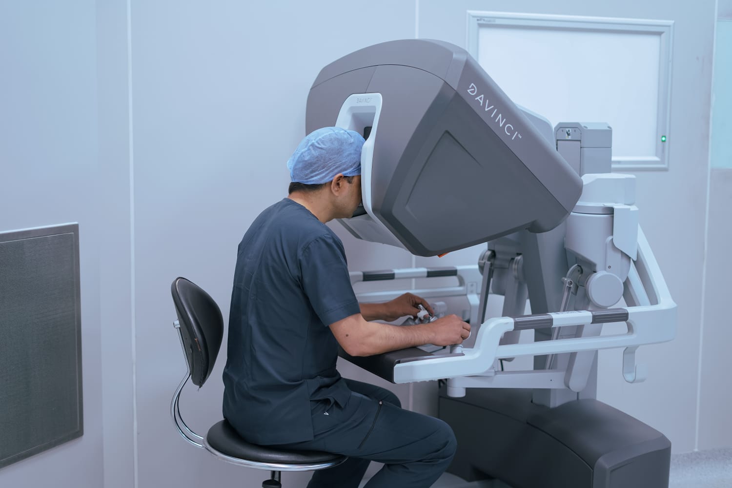 Clinical scene reflecting patient-centred surgical care